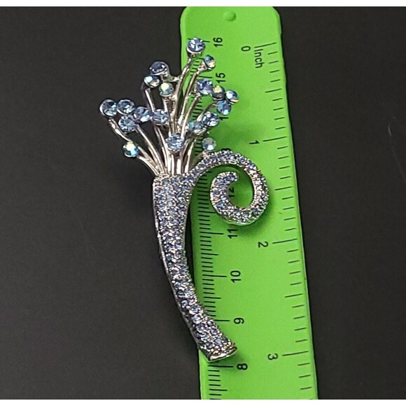 Vintage Brooch with Blue Rhinestones & Aurora Borealis Stones - Elegant Retro - Picture 4 of 4